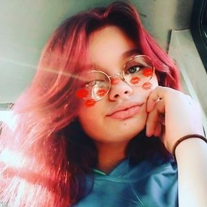 Meet your Posher, Ally